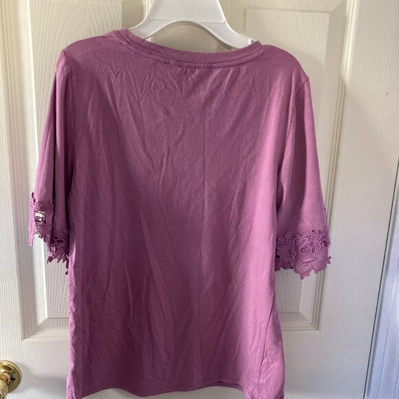 Simply Vera Wang Rose Crochet Lace Sleeve Top Purple Size Medium - Picture 5 of 5
